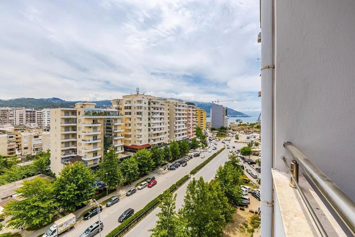 Beachside Modern Apartment Vlorë